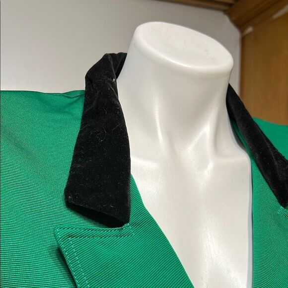 Emerald Green Blazer with Black Collar and Peplum Style - Picture 5 of 11